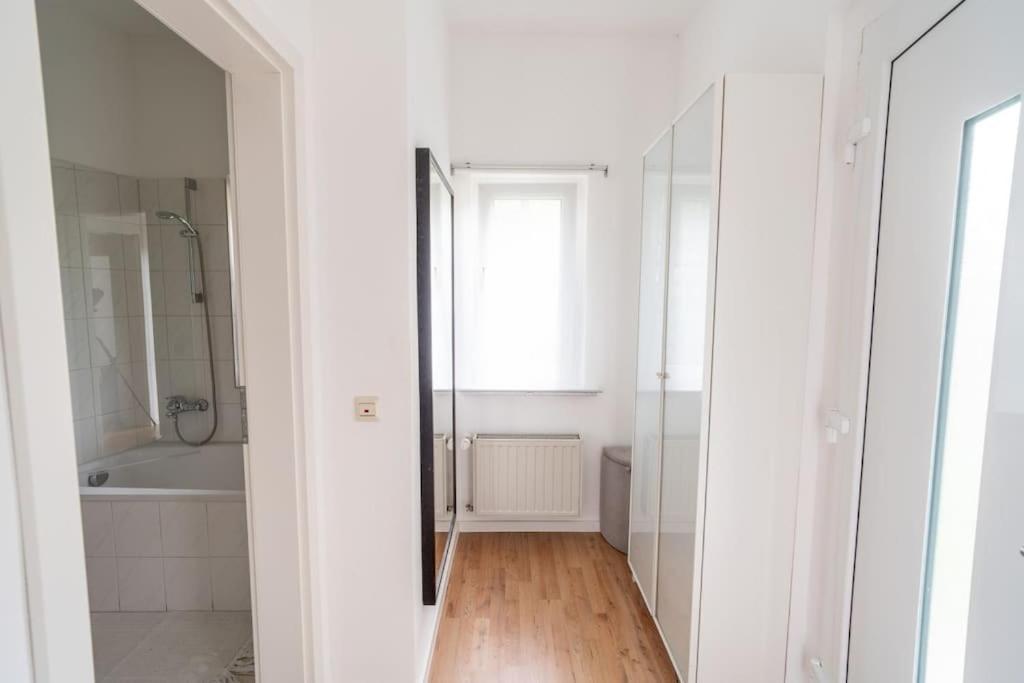 Wohnung Naehe Stadtzentrum Mit Wohnzimmer Und Kueche Koblenz  Bagian luar foto