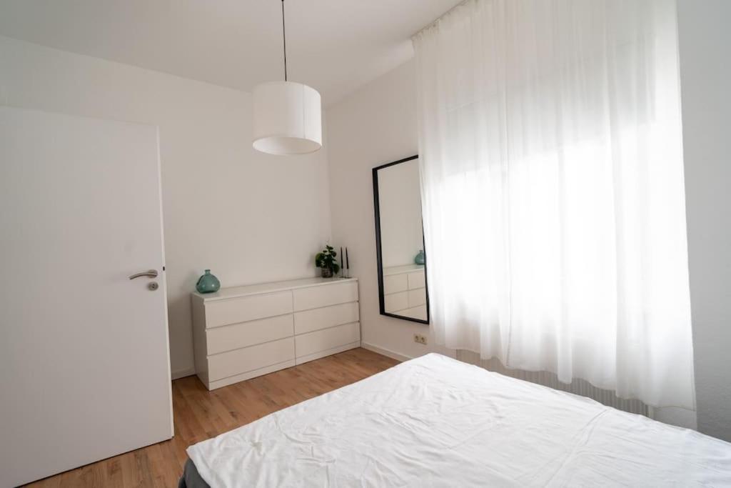 Wohnung Naehe Stadtzentrum Mit Wohnzimmer Und Kueche Koblenz  Bagian luar foto