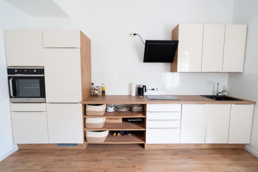 Wohnung Naehe Stadtzentrum Mit Wohnzimmer Und Kueche Koblenz  Bagian luar foto