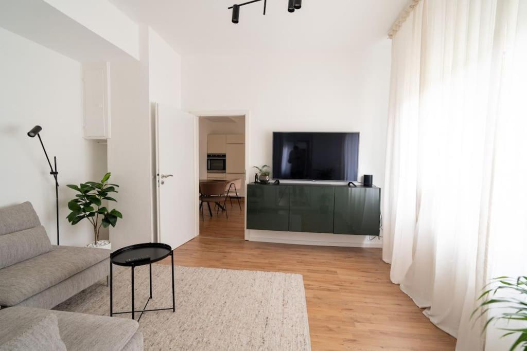 Wohnung Naehe Stadtzentrum Mit Wohnzimmer Und Kueche Koblenz  Bagian luar foto